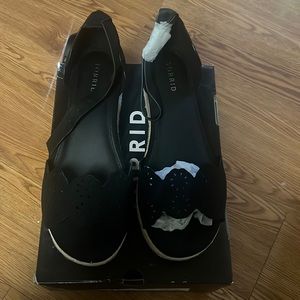 NIB Torrid Shoes Black Scalloped Espadrille Open Toe Wedge Sandal Size 11